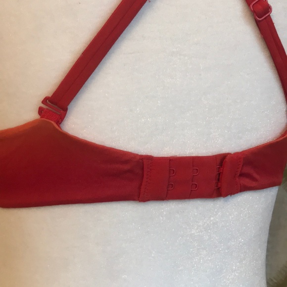 Victoria’s Secret Bra - Picture 4 of 7